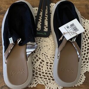 Sanuk Black and Brown Slip-On Sandals